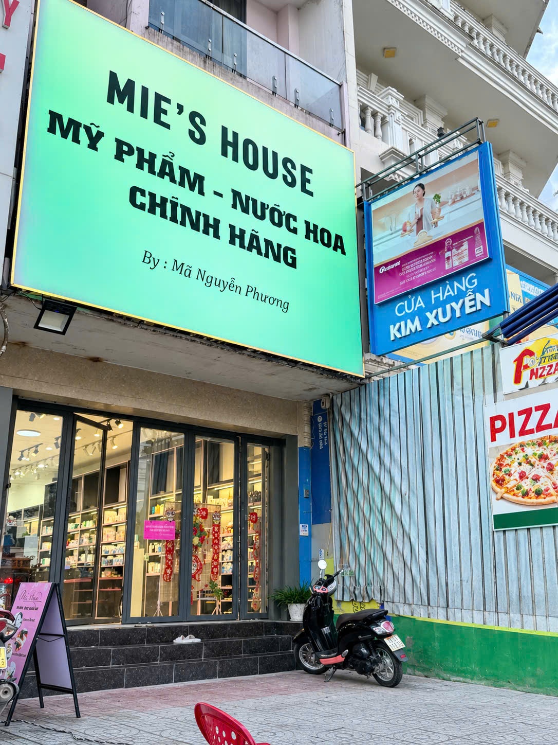 Toàn cảnh bảng hiệu Mie’s House sau khi hoàn thiện tại Trảng Bàng.