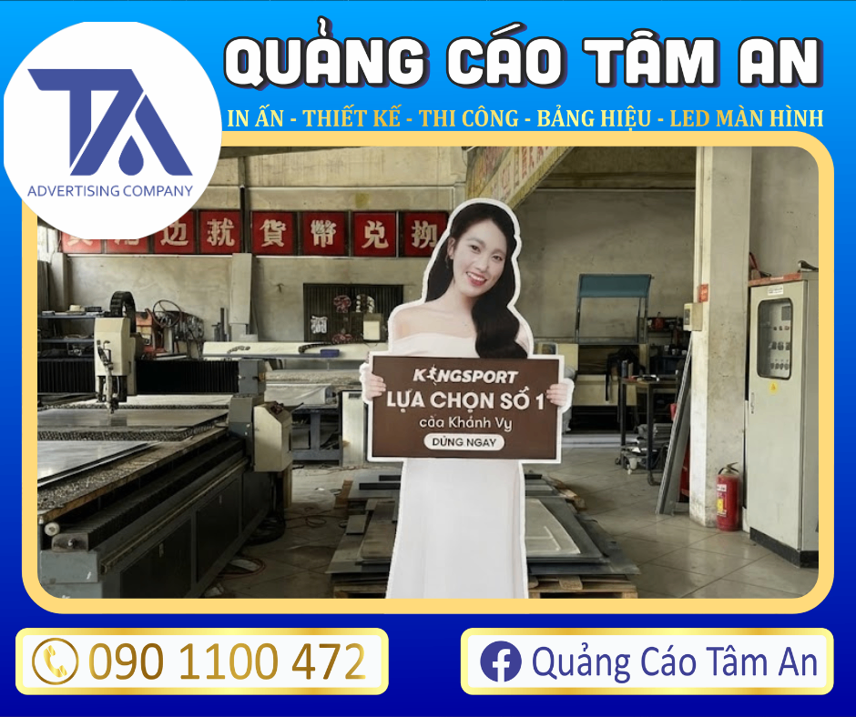 Standee mô hình nhân vật